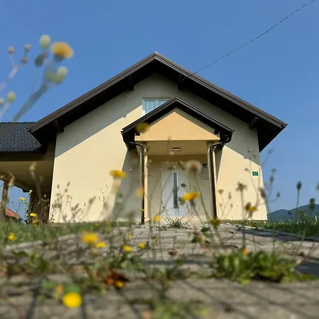 Seoska Kucica-oaza Mira Casa de Férias Fojnica